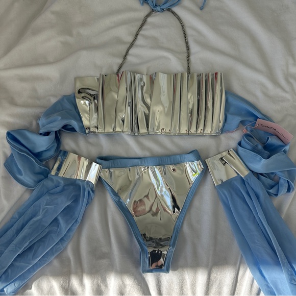 Tasteful Girl Rave Set - Picture 2 of 4